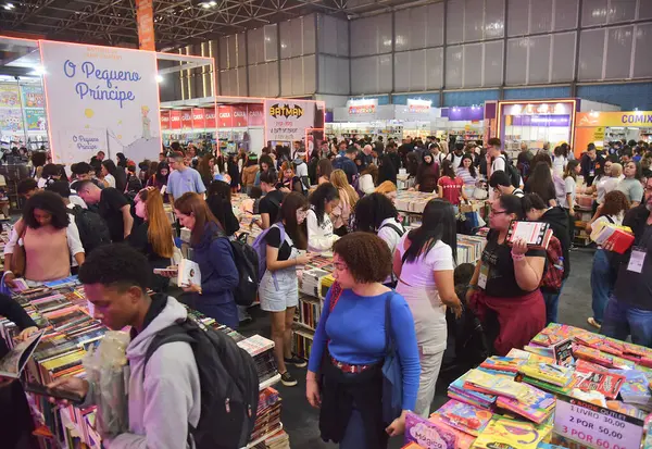 41. Uluslararası Kitap Bienali 'nin bu Cuma Rio de Janeiro' da açılışı. Etkinlikte ulusal ve uluslararası edebiyattan çok sayıda tanınmış yazar bir araya geliyor. Rio de Janeiro, Brezilya: 06.13.2025