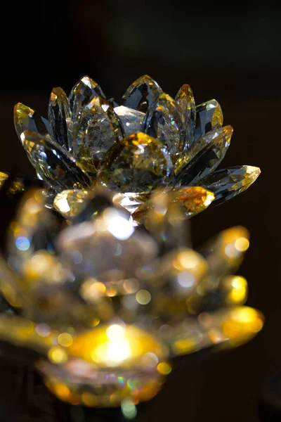 Nahaufnahme Einer Kristall Lotuslampe — Stockfoto