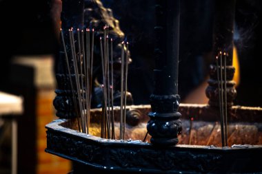 Dini Dualar: Yanan Tütsü