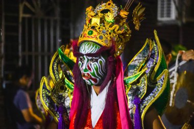 Geleneksel Tayvan halk hareketi olan 