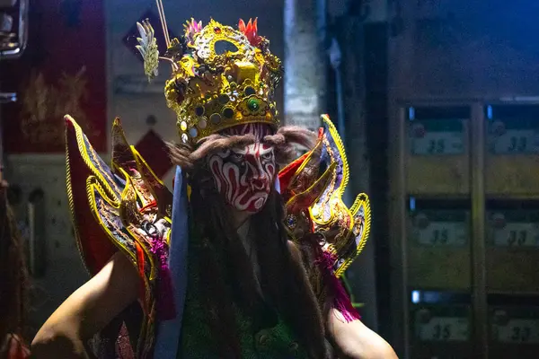 Geleneksel Tayvan halk hareketi olan 