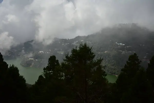 Dağların güzel manzarası