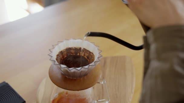 Proces Vaření Kávy Karafou V60 Extrémně Detailní Záběr Hotového Teplého — Stock video