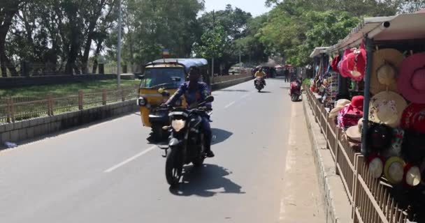 Chennai Tamil Nadu India 2021 Tuk Tuk Vehicles Road Passing — Video Stock