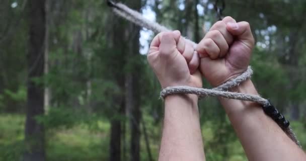 Язані Руки Людини Пов Язані Мотузкою Щоб Позбутися Від Високоякісні — стокове відео