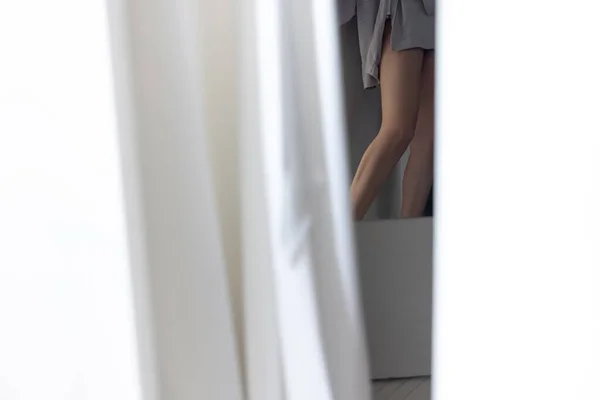 Nie Cellulitu Idealne Długie Kobiece Nogi Białym Tle Wysokiej Jakości — Zdjęcie stockowe