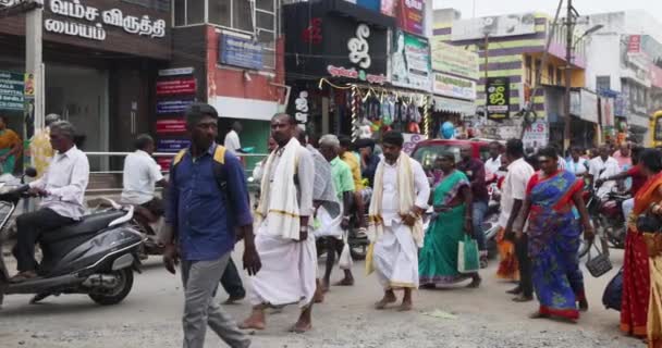 インド ティルバナマライ2023年1月28日 ティルバナマライ市内の道路上の人々や車両の生活と動き 高品質4K映像 — ストック動画