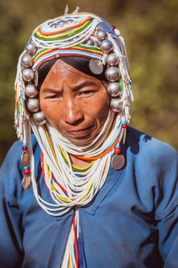 Myanmar, 18 Şubat 2021: Myanmar 'ın ıssız bölgelerinde yaşayan kabileler. Yüksek kalite fotoğraf