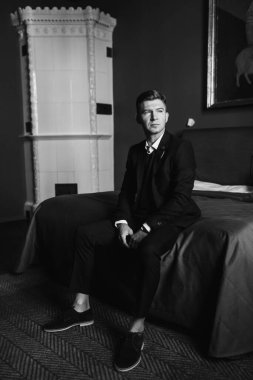 Yakışıklı adamlar portre stüdyosunda. Yüksek kalite fotoğraf