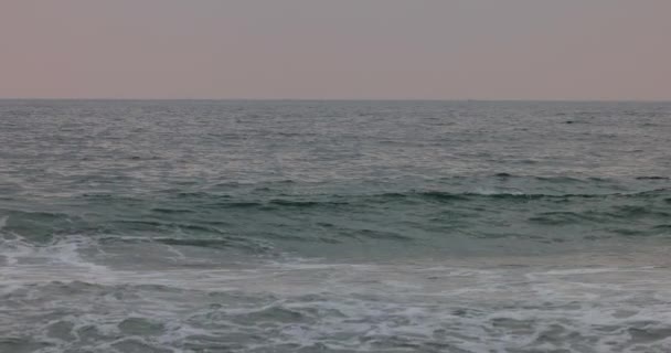 Oceánské Vlny Síla Vln Šplouchajících Mořskou Vodní Pěnou Vysoce Kvalitní — Stock video