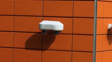 Güvenlik kamerası. CCTV - güvenlik sistemi. PTZ kamerası. - Evet. Yüksek kaliteli FullHD görüntüler