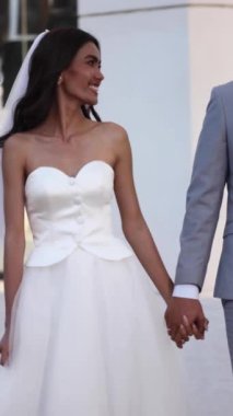  Güzel bir Asyalı gelin ve damat düğün fotoğrafında. Yüksek kalite 4k görüntü