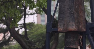 İnşaatlara beton dökmek için ağır makineler yığıldı. Yüksek kalite 4k görüntü