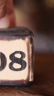 Yeni gün için tahta takvim bloğu 8. Yüksek kalite 4k görüntü