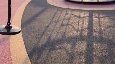 Parlak güneş ışığı konseptiyle hareket ediyor. Yüksek kalite 4k görüntü