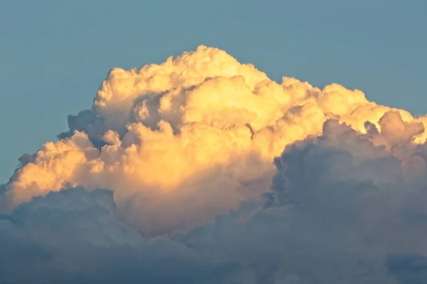 Grandes Nubes Blancas Cielo Azul Atardecer Arizona — Foto de Stock