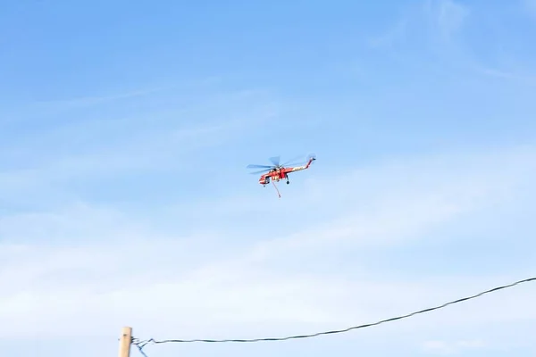Helicóptero Que Deja Caer Agua Rumbo Incendio Slide Cerca Sedona — Foto de Stock
