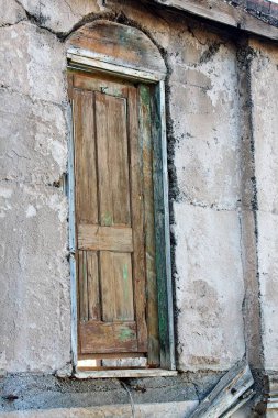 Hiçliğe açılan eski bir kapı. Jerome. Arizona.