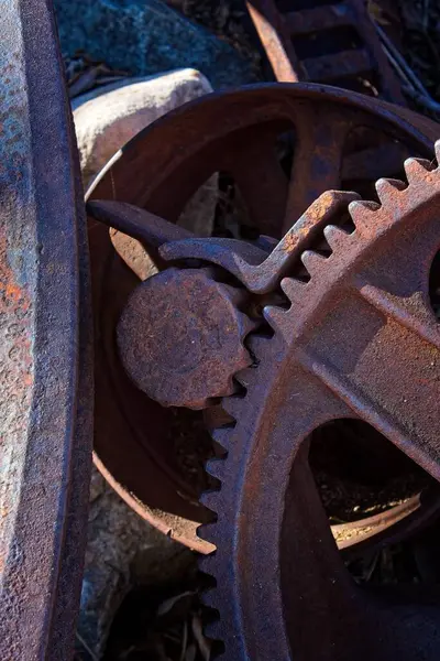 Eski bir maden teçhizatının vites kolları. Jerome, Arizona.