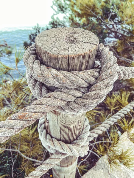 海の上のロープ — ストック写真