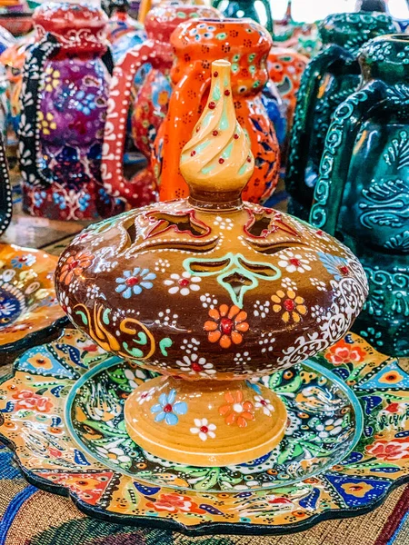 Piyasada geleneksel Türk seramikleri