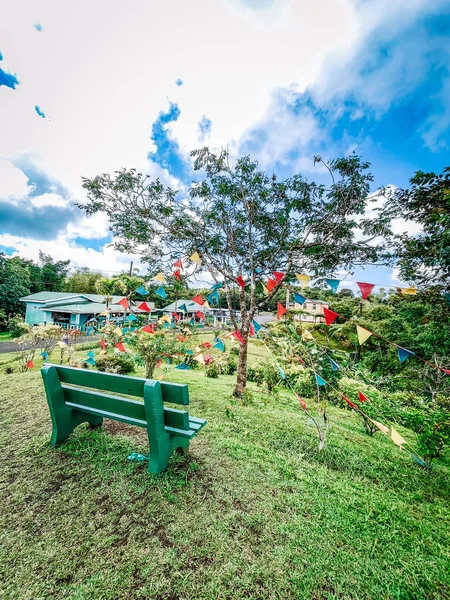 Parktaki renkli çocuk parkı