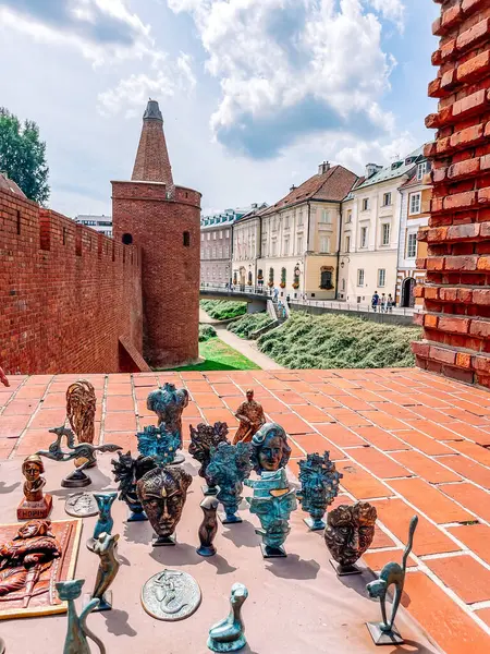 Yazın en büyük şehirlerin başkenti olan eski kentin anıtı.