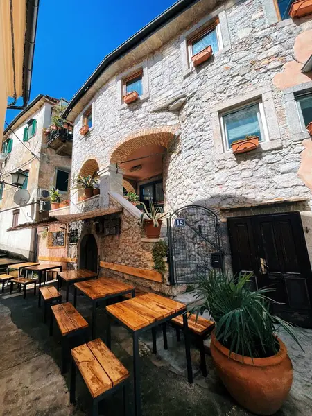 Montgro 'daki eski Kotor şehrinin güzel sokakları.