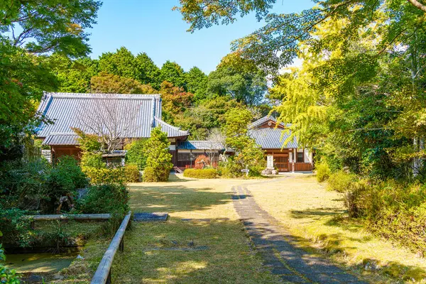 Nara 'daki Houtoku-ji tapınağı, Japonya' daki Nara ili. (10-26-2023 'te çekildi.)