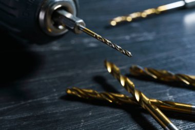 Matkap burguları ahşap tablo