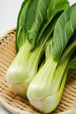 Tahta masada taze bok choy