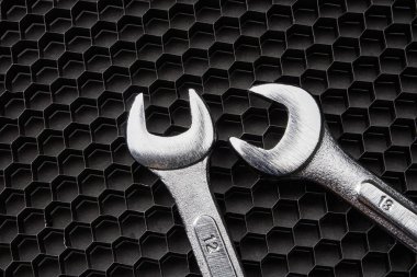 Metalik arkaplan üzerinde açılır pencereler ve anahtarlar