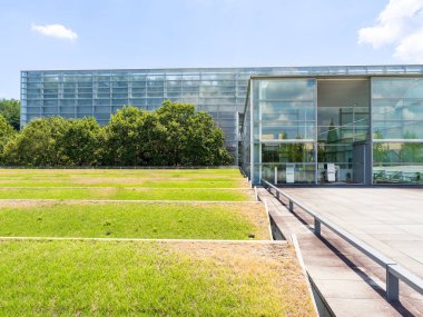 Japonya 'nın Kyoto Eyaleti, Seika-cho' daki Ulusal Senato Kütüphanesi 'nden Kansai-kan. (08-22-2024 'te çekildi)