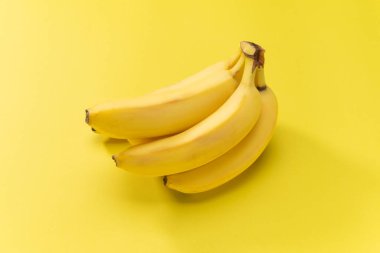 Renkli arkaplanda taze muzlar