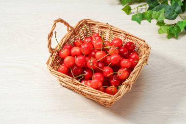 Japon kirazları, taze tatlı kirazlar