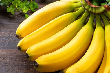 Tahta masada taze muzlar