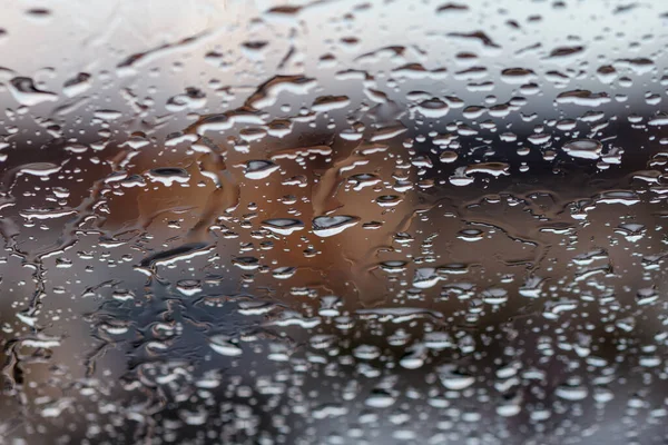 Água Chuva Faz Padrões Encantadores Janela Vidro Durante Dia — Fotografia de Stock