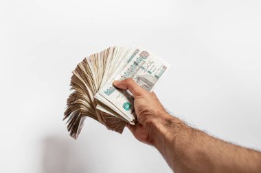 Büyük bir deste Mısır Para Birimi 100 Pound Notlar Beyaz Arkaplan 