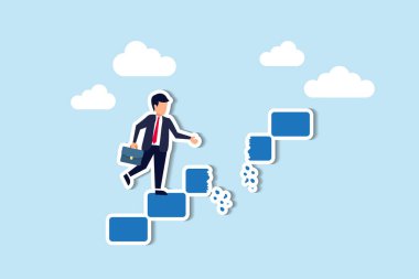 Kariyer engellerinin, iş risklerinin, başarı sorunlarının, sıkıntı konseptinde liderliğin üstesinden gelen akıllı iş adamı, hasarlı merdiven konusunda ihtiyatlı bir şekilde bir üst seviyeye yürür.