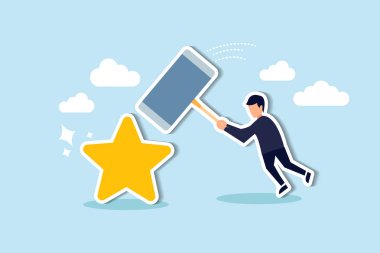 Kredi notu düşüşü itibarı, güveni veya puanı azaltıyor, olumsuz geri bildirim ve kredi notu azaltma kavramına yol açıyor, iş adamı büyük çekiçle yıldız kredi notunu vurdu.