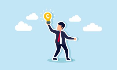 Telif hakkı saklı orijinal fikirler veya yenilikler, yasal olarak kayıtlı, bir iş adamı kavramı telif hakkı sembollü bir ampul fikri tutar