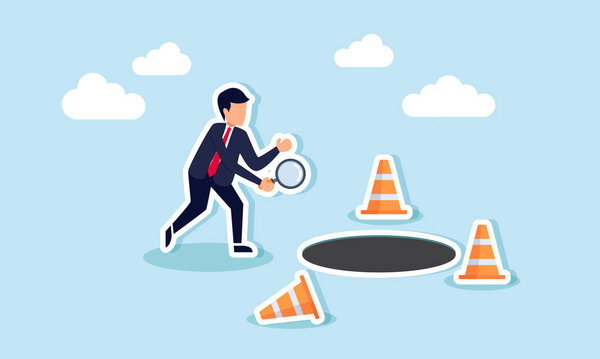 Бизнесмен, держащий увеличительное стекло, исследующий дыру, иллюстрирующий анализ и оценку недостатков бизнеса