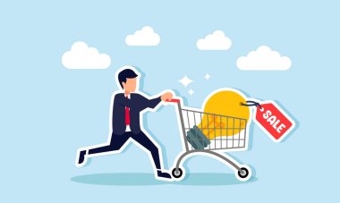 Bir işadamı, şirketlere fikir ve yenilik sunan bir ajans tarafından yeni bir iş modelinin çizimi olan SALE etiketli ampullerle dolu bir alışveriş arabasını itiyor.