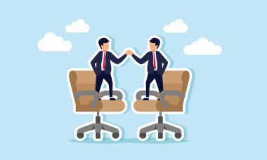 İki işadamı ofis sandalyesinde oturuyor, el sıkışıyor, bir iş sözleşmesinde anlaşmanın resimlerini çiziyor.