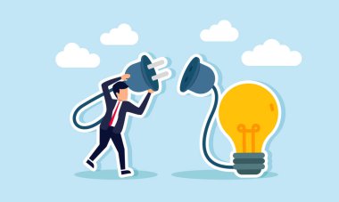 Bir işadamı lambaya bağlı bir güç kablosu takmayı, fikir ve iş büyümesi ve gelişimi için yenilik ihtiyacını resmetmeyi planlıyor.  