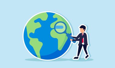 Bir iş adamı, bir büyüteç kullanarak, uluslararası ölçekte bir iş adamı olmak için stratejilerin analizini yapan bir küreyi gözlemler.