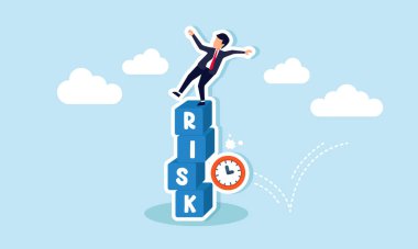 Bir işadamı neredeyse RISK etiketli bir kutu yığınından düşüyordu. Saat tarafından vurulmuştu. Projenin son teslim tarihinin yaklaşma riski artıyordu.