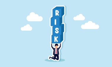 Çok ağır RISK etiketli bir kutuyu kaldıran bir işadamı, büyük bir risk yükünün bir göstergesi. Sunum ve makaleniz için illüstrasyon