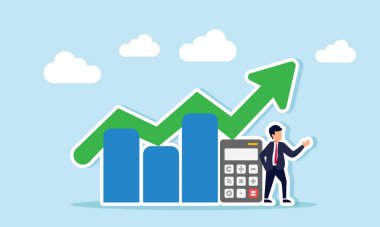 İş adamı bir hesap makinesi ve yükselen bir grafiğin yanında duruyor, doğru risk hesaplama analizinin çizimi iş performansını ve kârını artırıyor.
