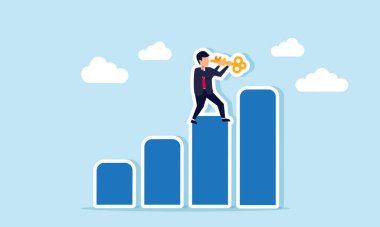Bir iş adamı, elinde anahtar olan bir grafiğin üzerinde duruyor, iş performansını artırmanın bir çözümü.